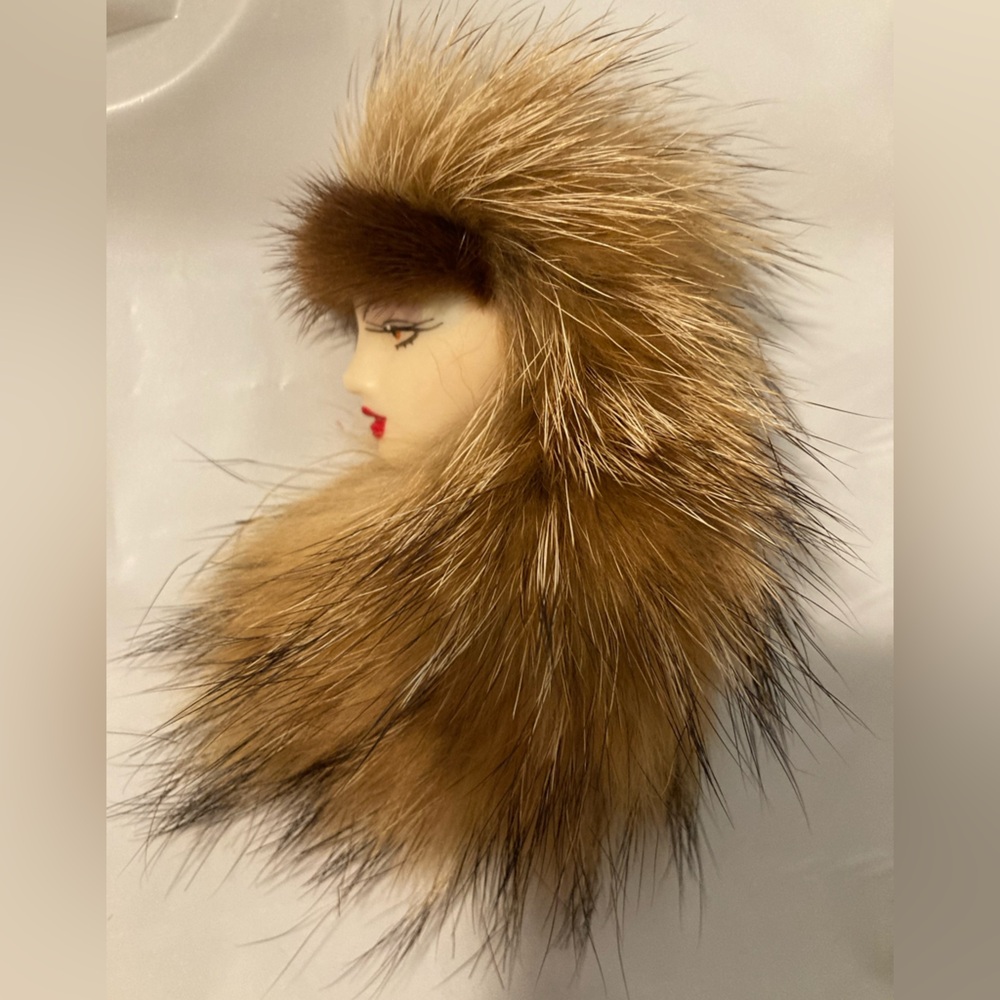 BROOCH FUR LADY PIN - HandPainted Face - Handmade Art - New - GENUINE